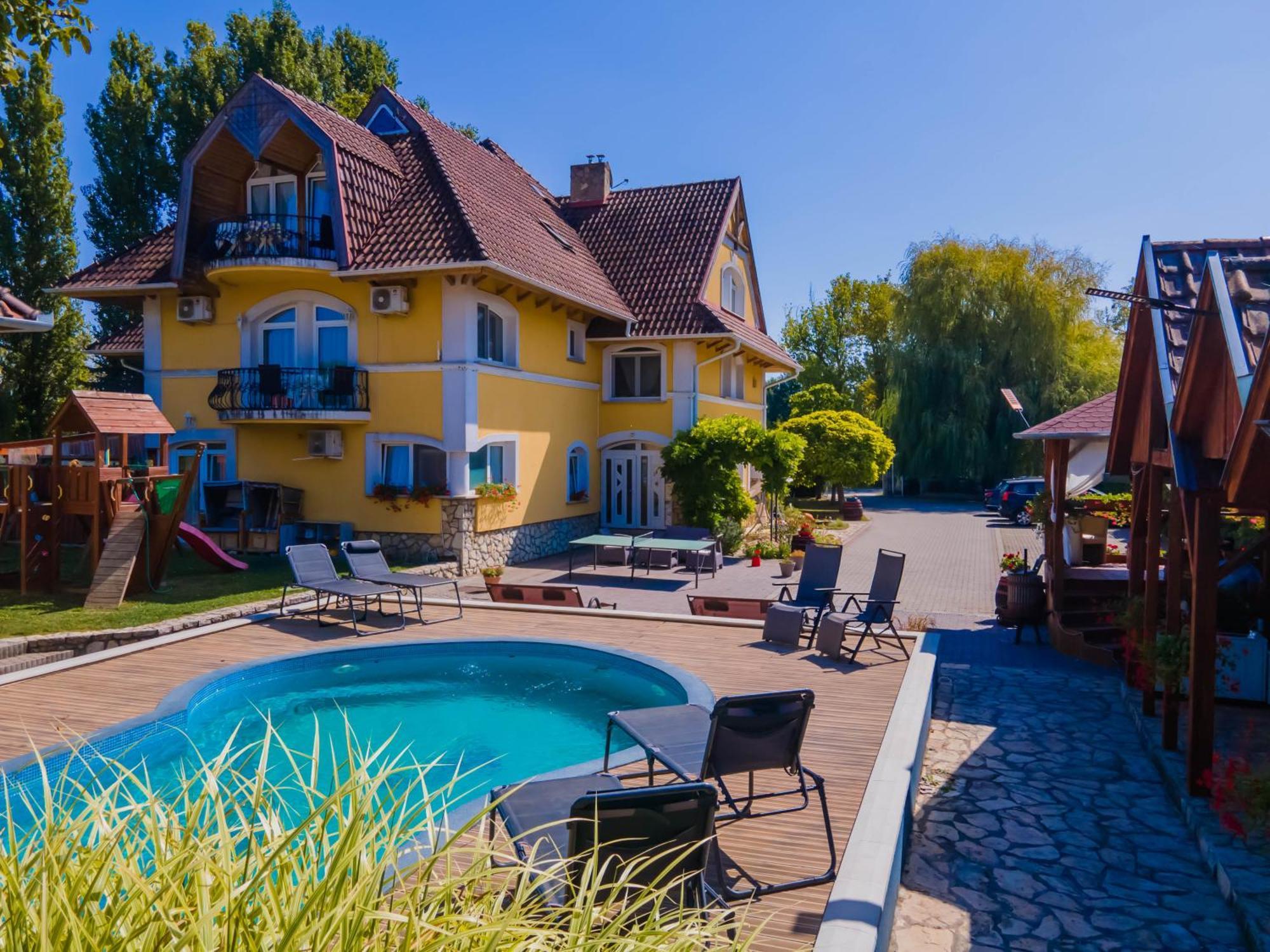 Jade Panzio Bed & Breakfast Balatonfoldvar Exterior photo